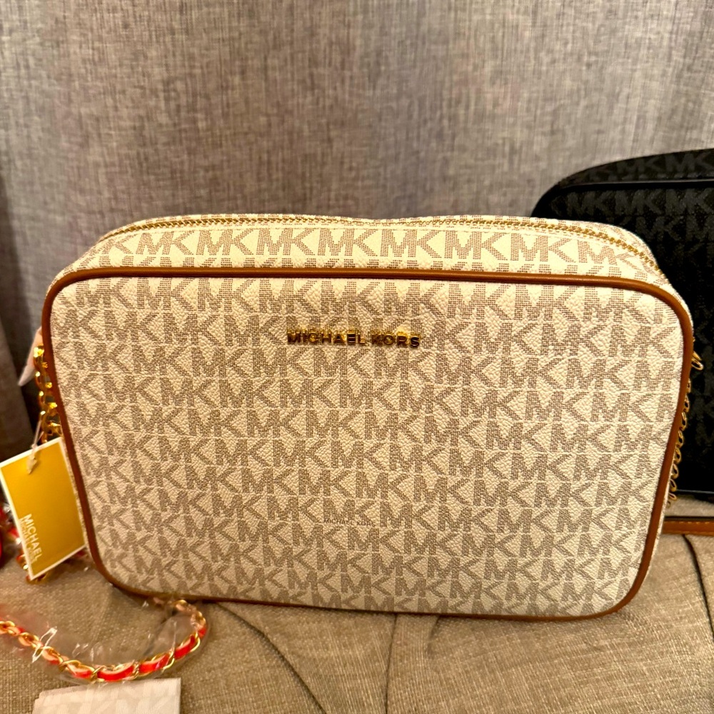 Michael kors jet set